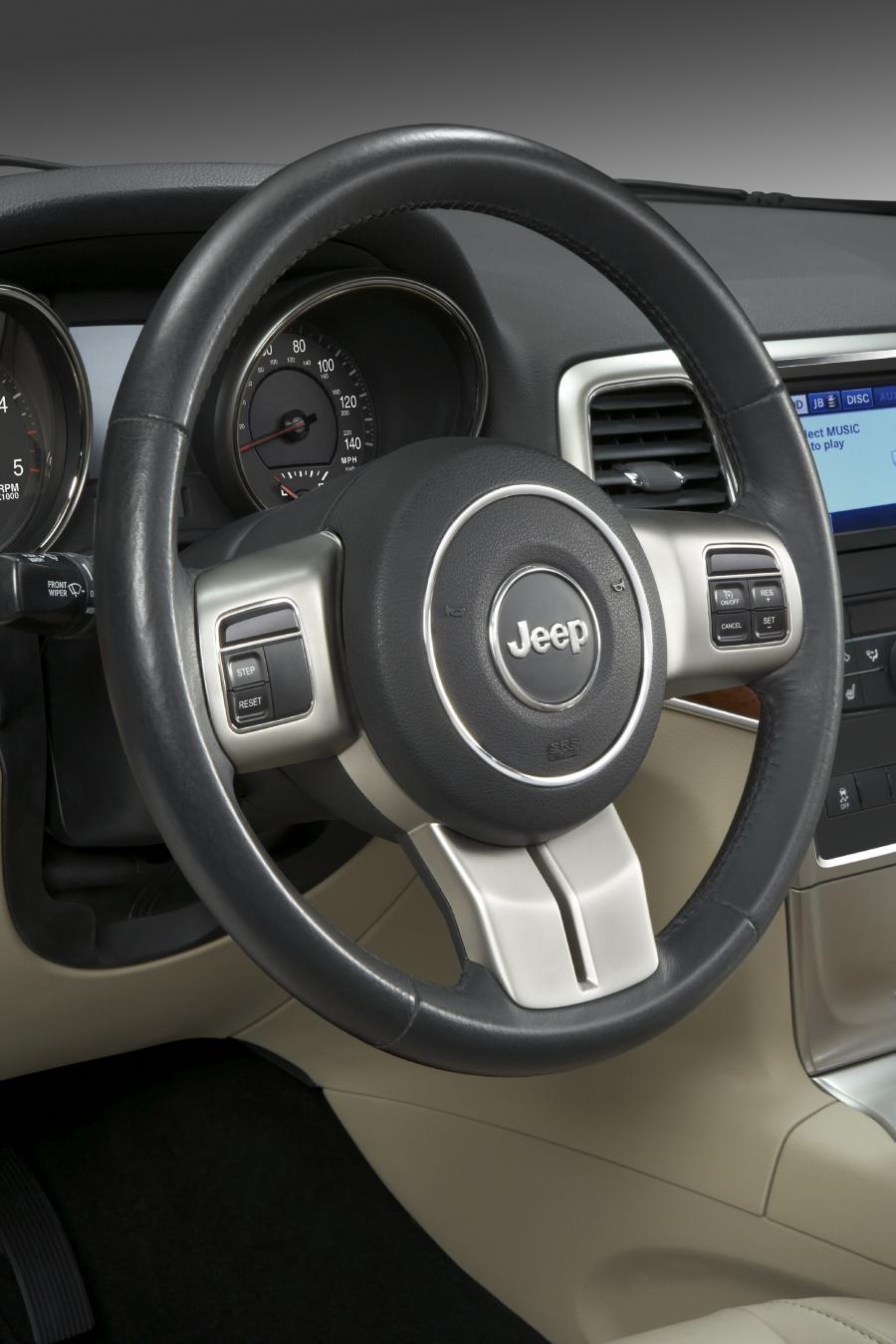  Jeep Grand Cherokee 2011 года  (фото 40 из 91)